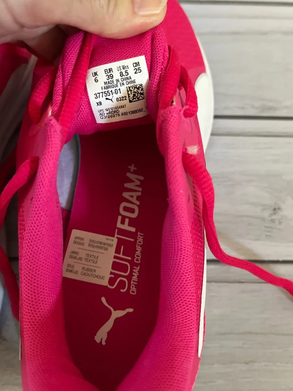 New women’s Puma twitch pink soft foam runner tennis shoe sneaker. Size 8.5